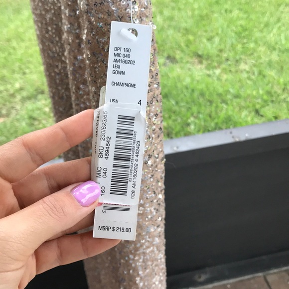 Beautiful sequence dress. - Picture 6 of 6